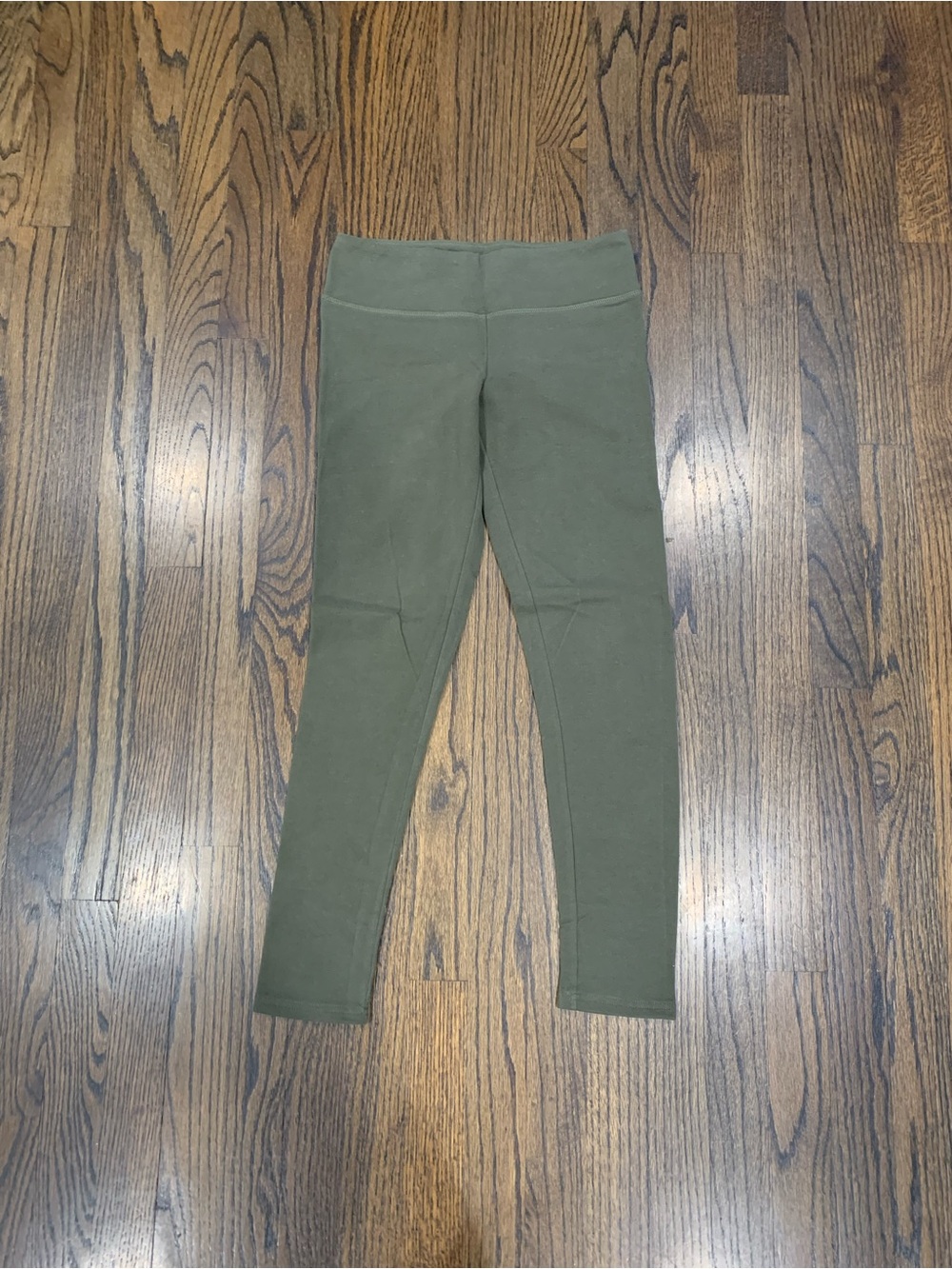 Like New Aritzia TNA Equator Pant Mossy Stone Dark Olive Women’s Size Small